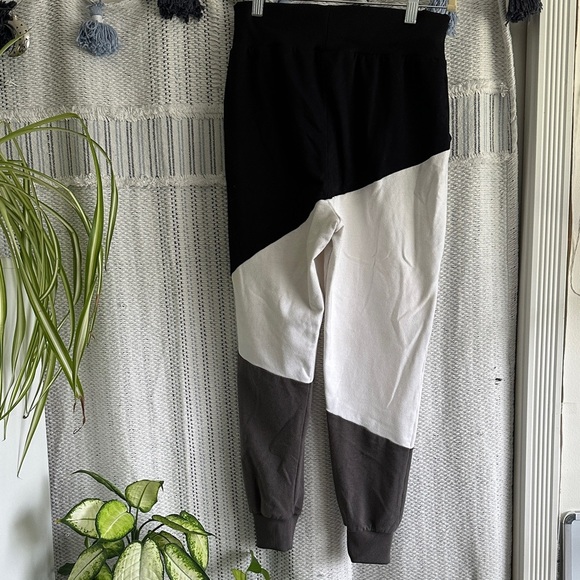 🌸Kids Black, White, hip hop Dance Wear - Picture 2 of 7